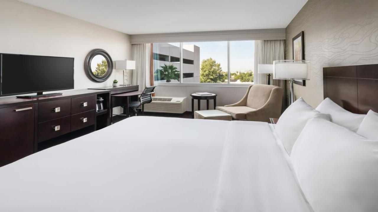 Crowne Plaza Phoenix Airport - Phx By Ihg Экстерьер фото